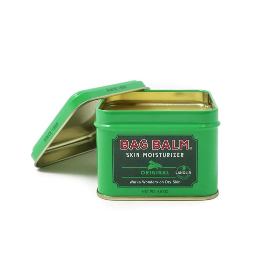 Bag Balm Vermont's Original Moisturizing for Dry Skin, Chapped Lips, Cracked Heels, Dog Paw Pads + More. 118 ml (4 oz) Tin (1)