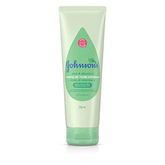 Johnson’s Baby Creamy Oil with Aloe Vera & Vitamin E, Moisturizing Body Lotion, Paraben Free, 236 mL