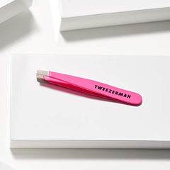 TWEEZERMAN Mini Slant Tweezer, Flamingo Pink