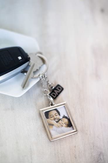 Pearhead Dad Charm Photo Keychain, Gender-Neutral Baby Girl or Baby Boy Keepsake, Father’s Day Accessories, Father Daughter or Father Son Keepsake Frame Keychain, Silver